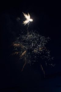Angel sprinkles sparkling Christmas message