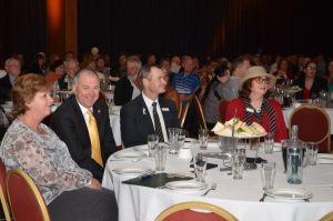 Mayor gives to the givers
