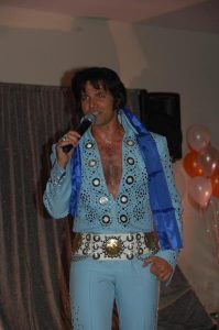 Elvis swings by for fund-raiser