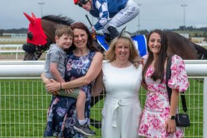 Crowds back Cup Day
