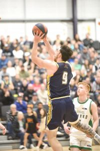 Warriors men win tight affair