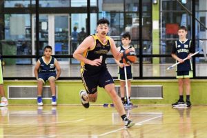 Men win, women lose for Warriors