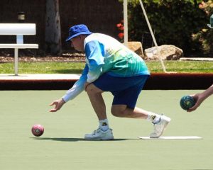 Van Vugt leads Villagers to victory