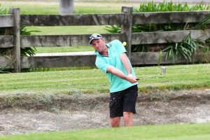Early leaders let fly at Garfield