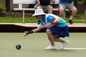 Villagers prevail in ‘cracking’ game of bowls