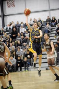 Senior teams continue finals fight