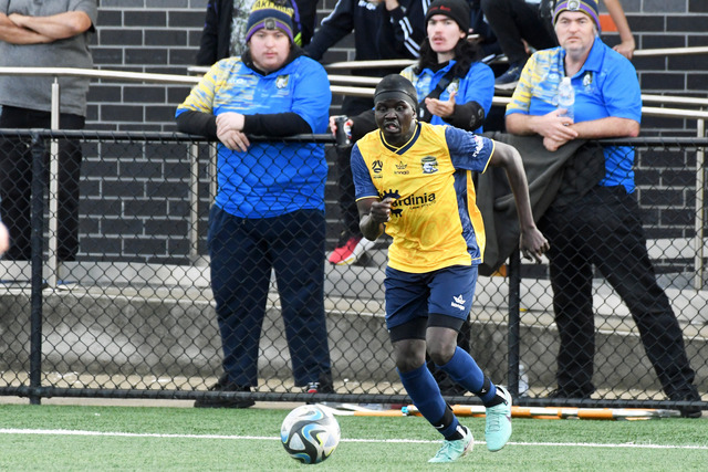 Strikers surge leads to United fall