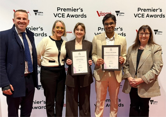 Two Beaconhills students get top award