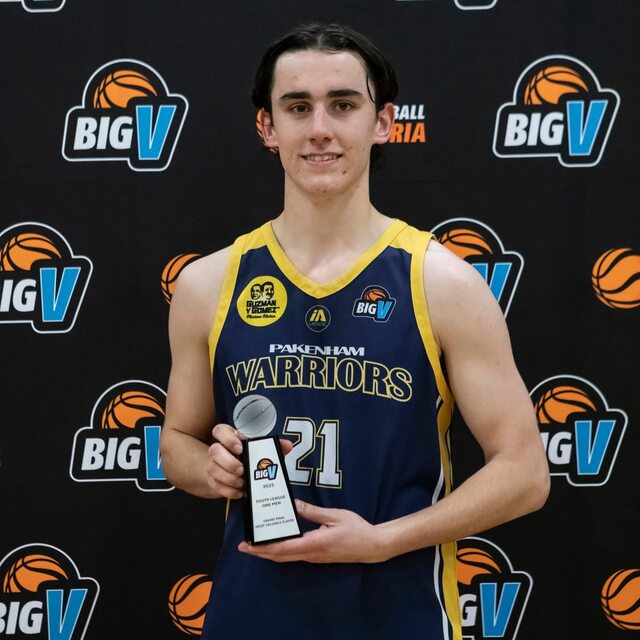 Clutch Small leads Pakenham with MVP performance