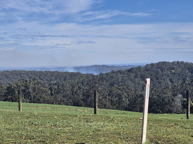Responders tackling grassfire at Cardinia Reservoir