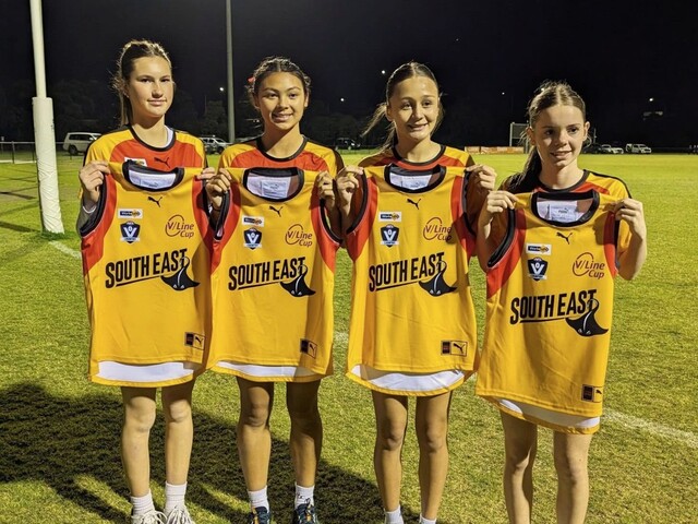 Foxes trio among V/Line Cup squad