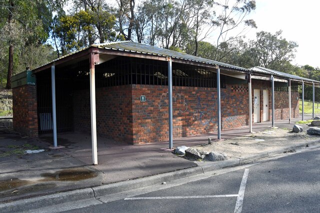 Aura Vale Lake toilet conditions spark complaints